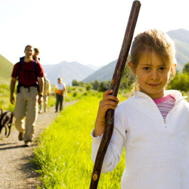 Girl-with-family-hiking,-Oa.jpg