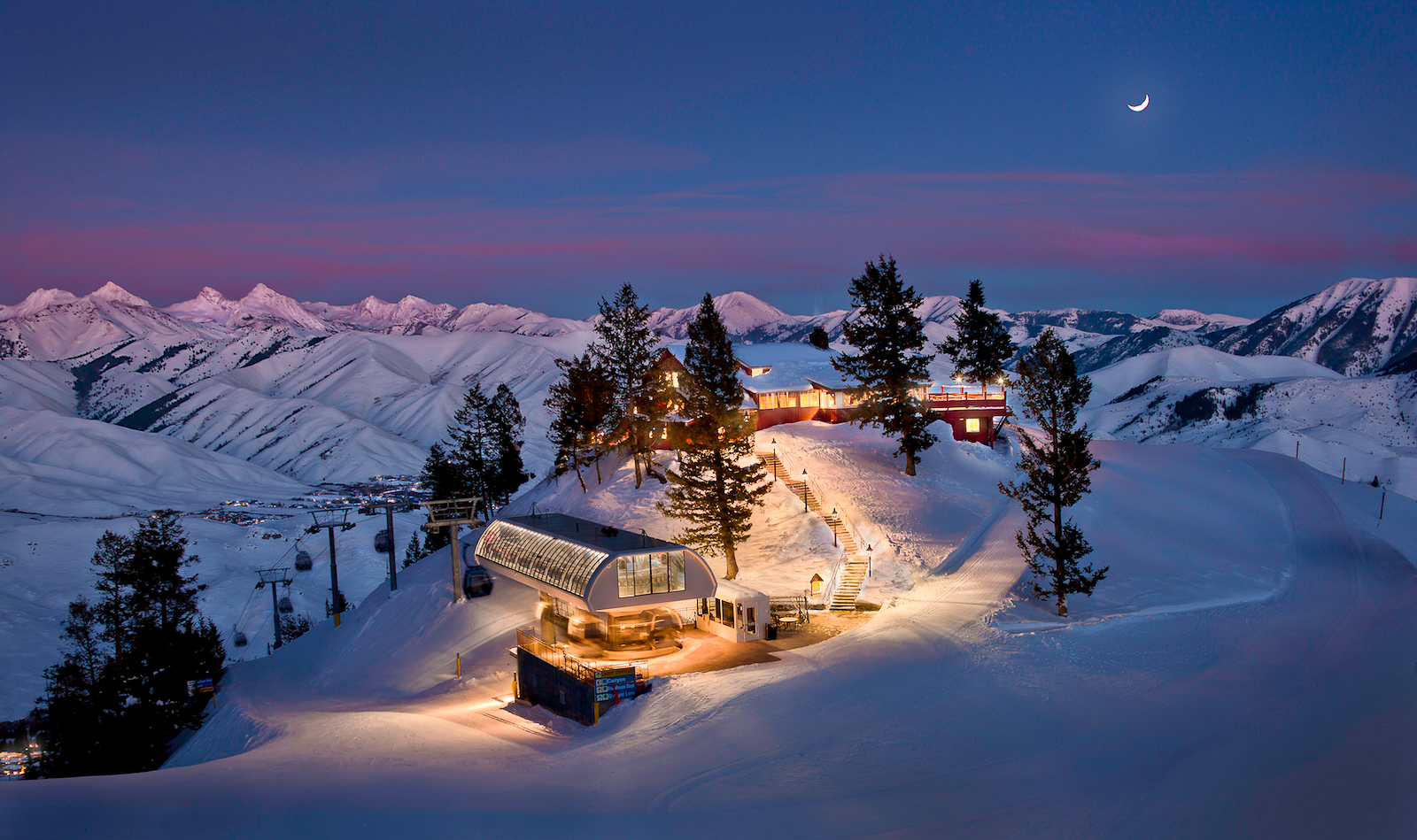 The Roundhouse/Averell's Visit Sun Valley