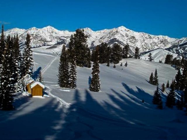 Sun Valley Guides Level 1 Avalanche Certification | HUT BASED @ Tornak Hut
